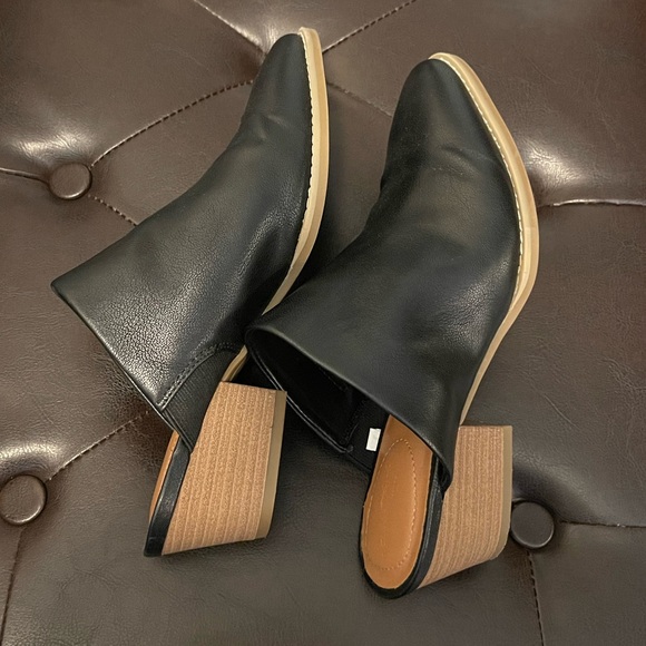 Universal Thread | Black Mules - Picture 5 of 13